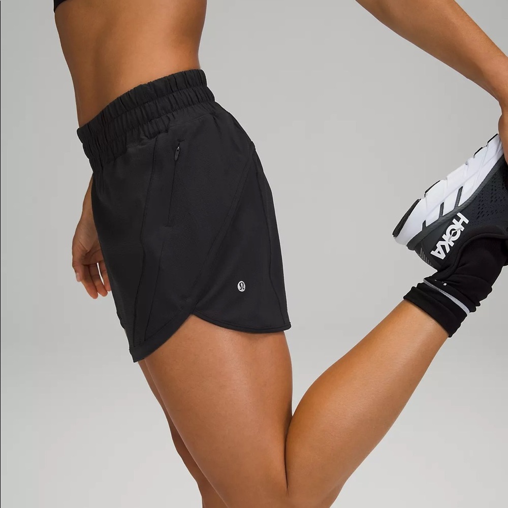 Lululemon Mid Rise Lined Shorts Size 4